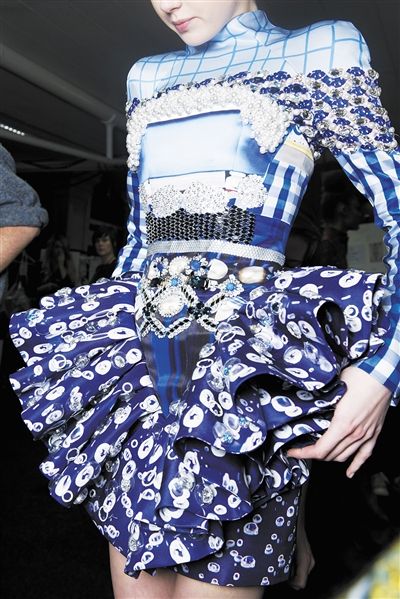 　Mary Katrantzou