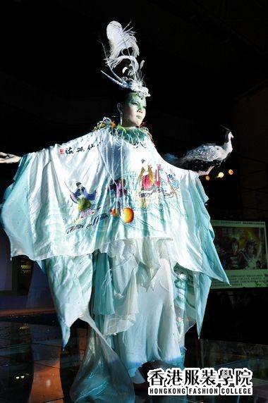 港院學(xué)子演繹“夢幻霓裳”