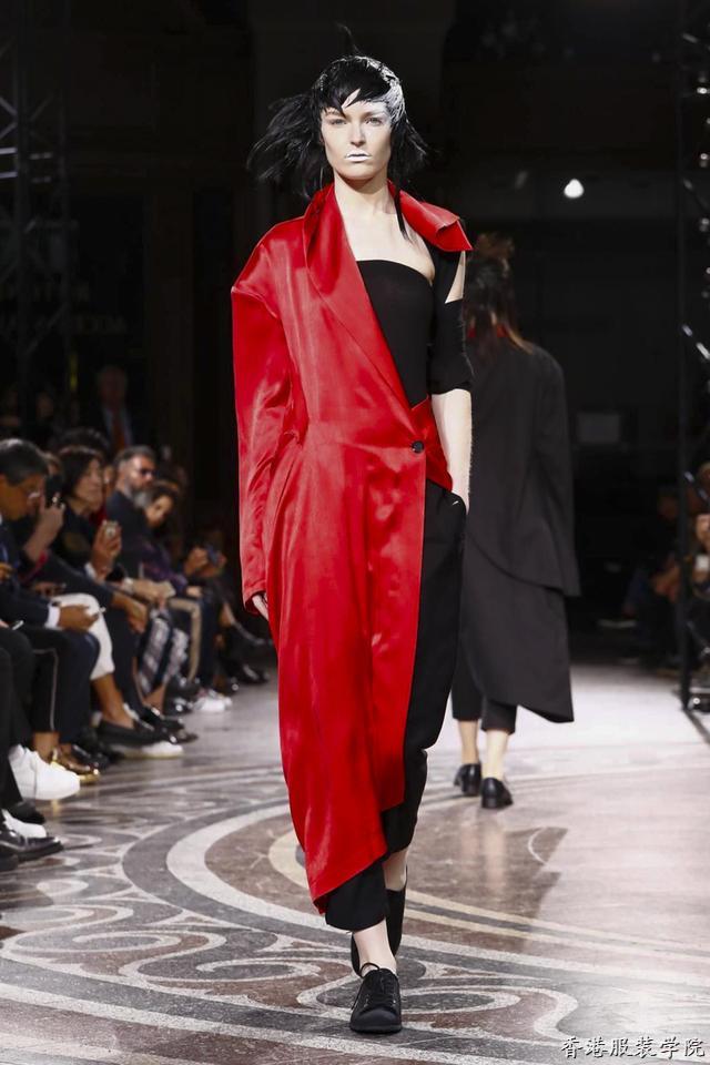 山本耀司的黑色幽默 Yohji Yamamoto2017春夏女裝系列發(fā)布