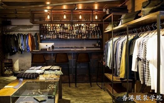 在服裝店喝咖啡吃甜品 實(shí)體店盡吹“跨界混搭”風(fēng)